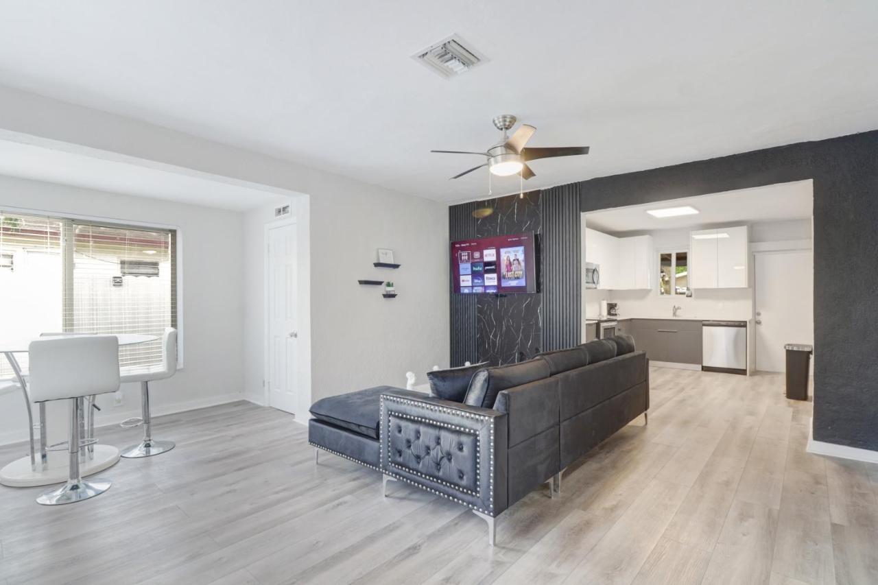 Spacious And Luxurious Home Centrally Located Between Miami And Ft. Lauderdale Miramar Exteriör bild