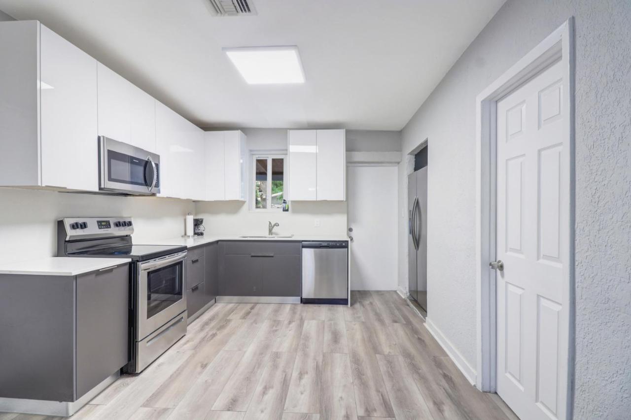 Spacious And Luxurious Home Centrally Located Between Miami And Ft. Lauderdale Miramar Exteriör bild