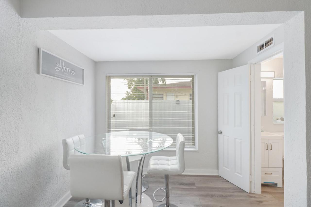 Spacious And Luxurious Home Centrally Located Between Miami And Ft. Lauderdale Miramar Exteriör bild