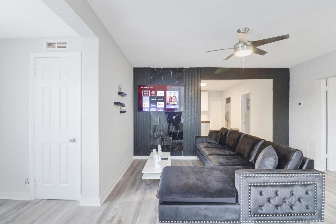 Spacious And Luxurious Home Centrally Located Between Miami And Ft. Lauderdale Miramar Exteriör bild